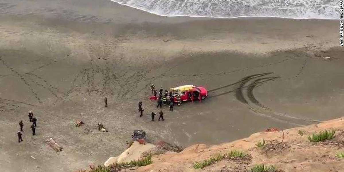 woman-rescued-after-car-plunges-off-a-cliff-landing-on-a-san-francisco-beach-28-12-2020