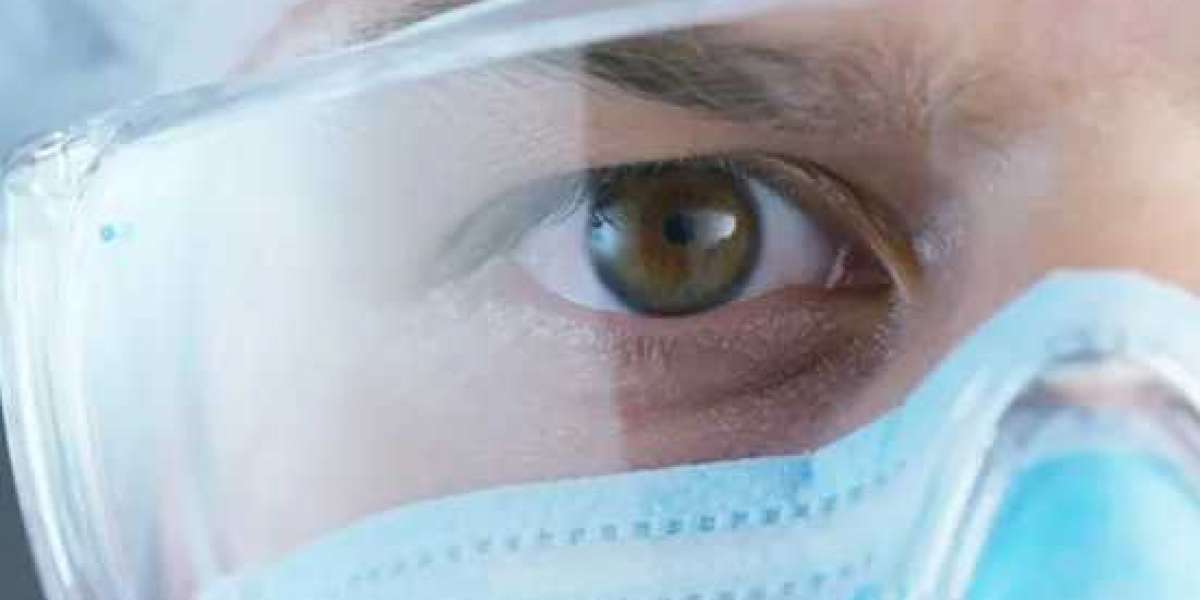 Use eye protection device in healthcare environments