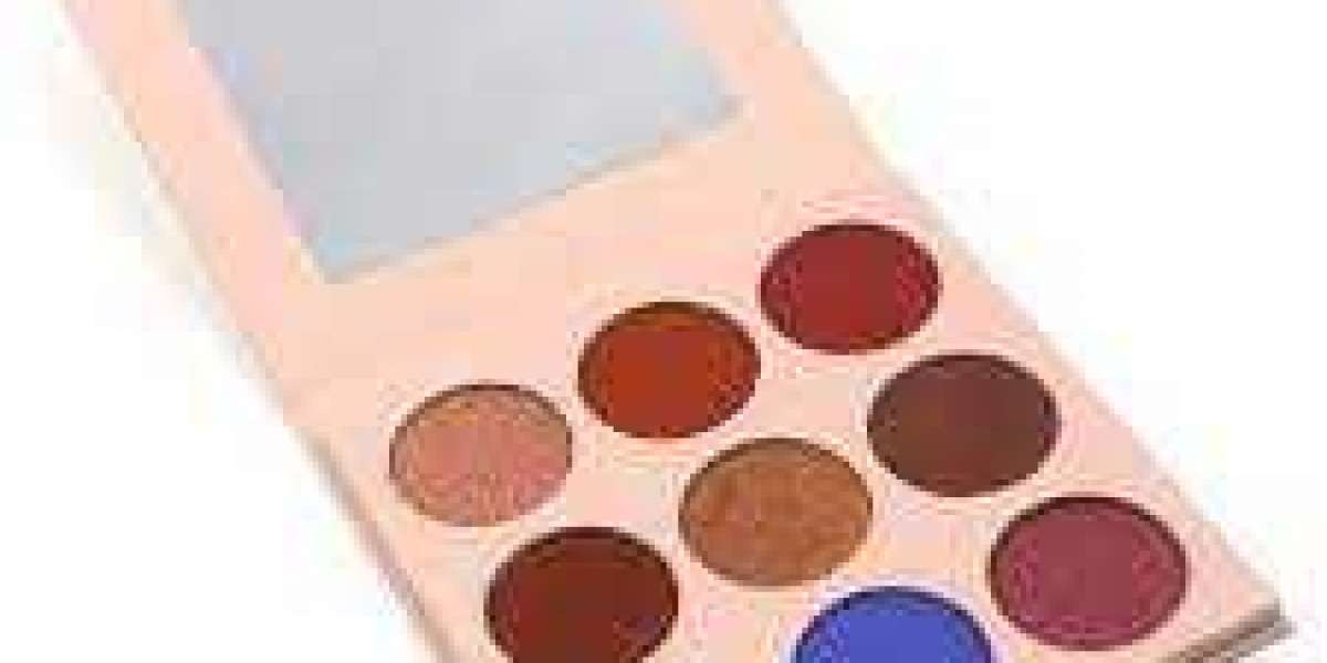 What to Look For When Buying A Functional Eyeshadow Palette