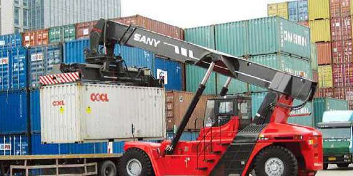 ISO container lifting