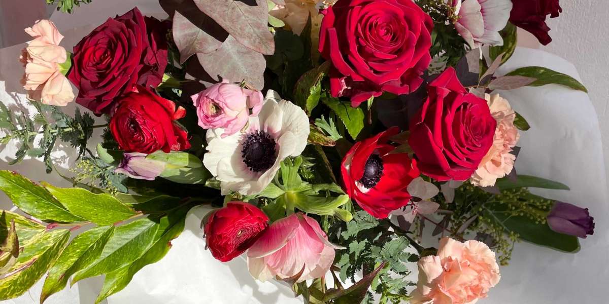 Six Flowers to Choose for a Fall Wedding