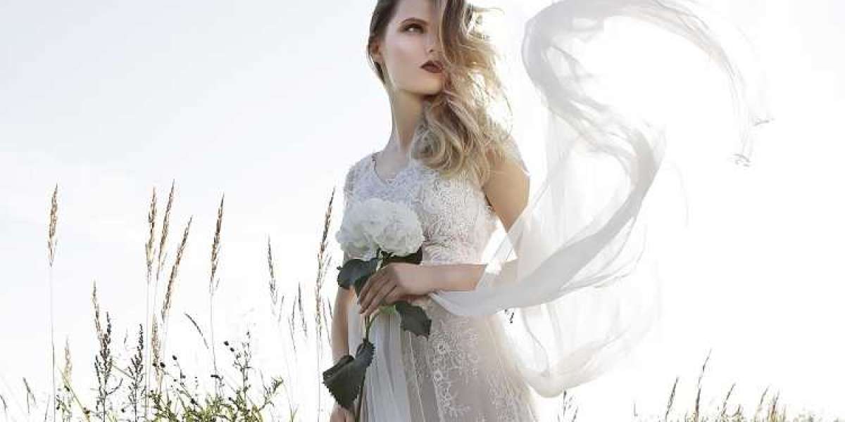5 Signs You Need Help With Choosing the Right Wedding Dress