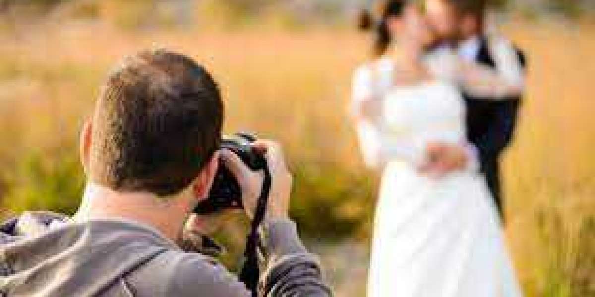 What To Look For When Selecting Your Wedding Photographer