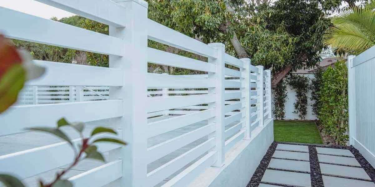 WHAT MAKES THE BEST WHITE VINYL FENCE?