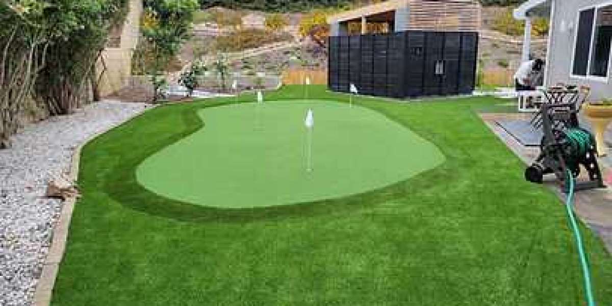 Benefits of an Artificial Grass Putting Green