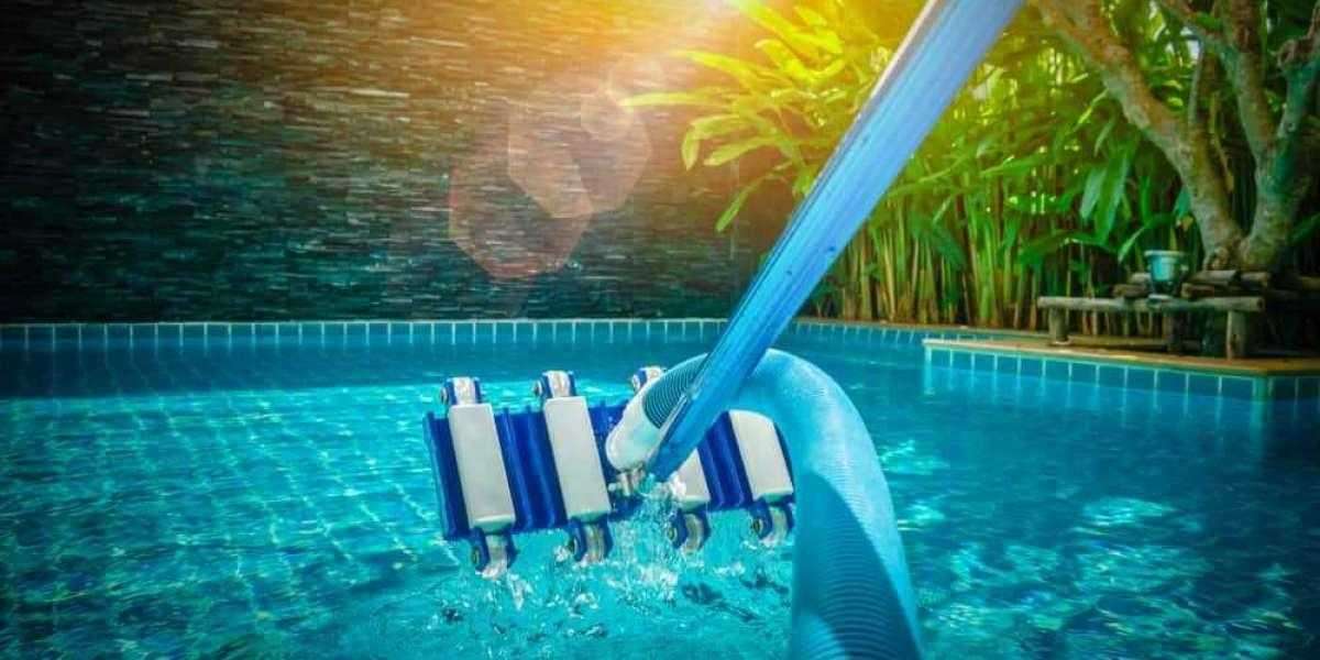 Essential Tips for Finding the Right Pool Maintenance Service