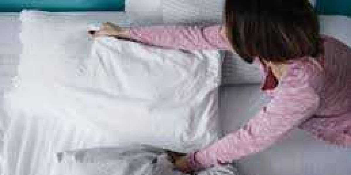 5 Reasons Why You Should Always Pack A Microfiber Hotel Pillow