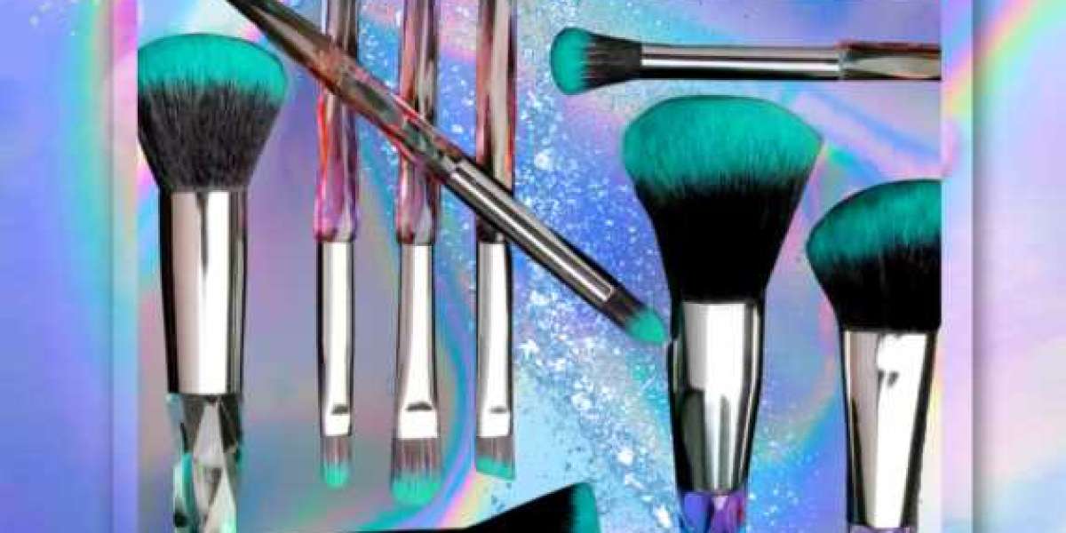 Choosing Your Makeup Brushes