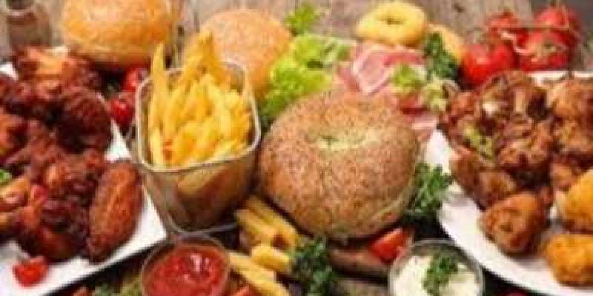 Fast Food Market Size Growing at 4.2% CAGR Set to Reach USD 675.19 Billion By 2028