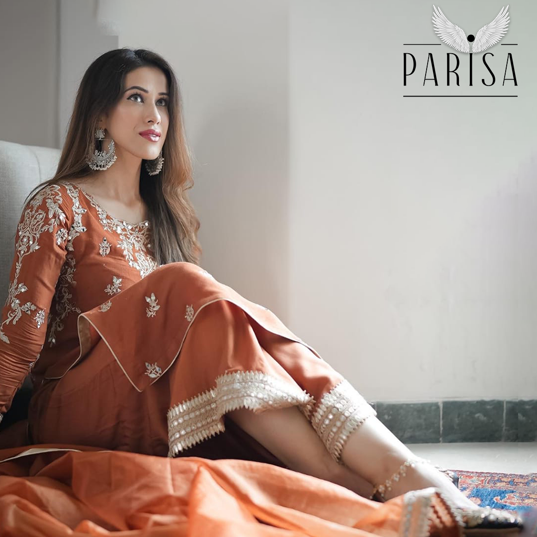Apparels From Parisa That Outshine Other Ladies Clothes Shops – Parisa | Clothing Store for Women | Lehenga Choli Design