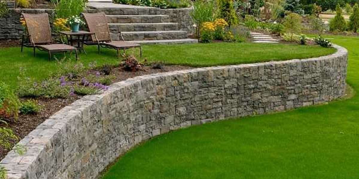 Factors to Consider When Building a Custom Retaining Walls in Your Yard