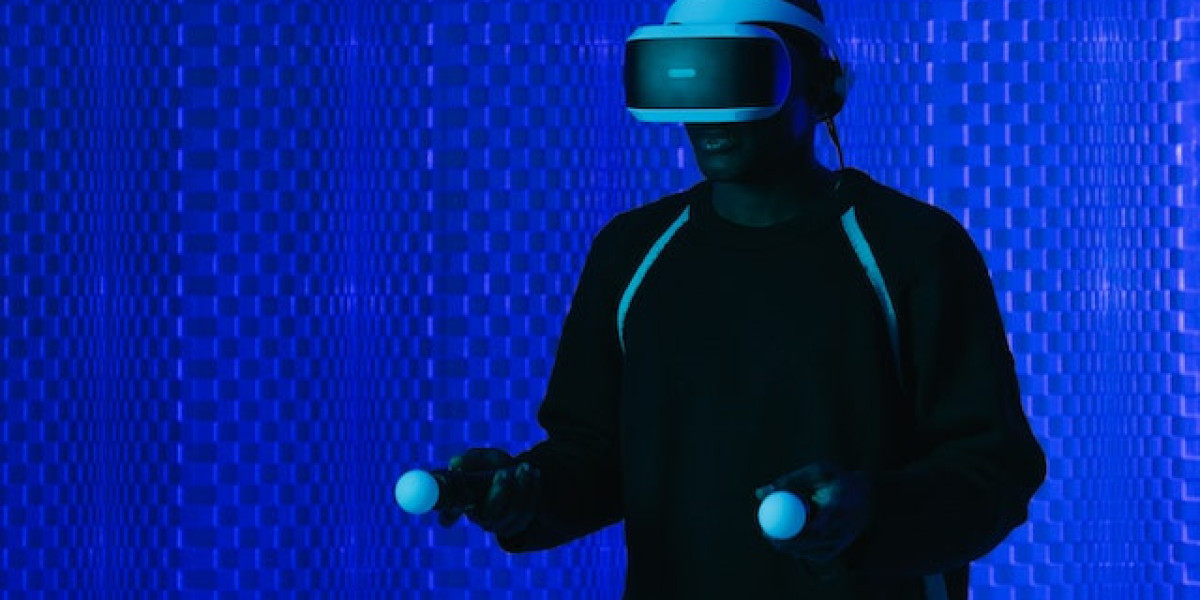 Virtual Reality (VR): Unlocking Limitless Experiences in a Digital Realm