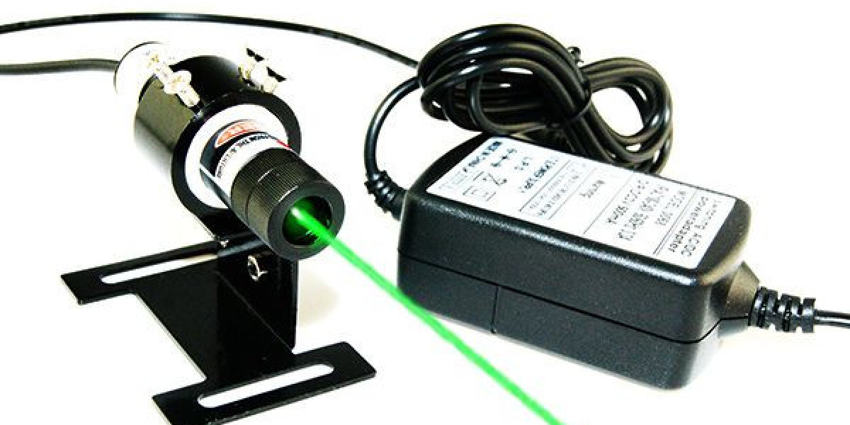 How to operate a high intensity beam green dot laser alignment