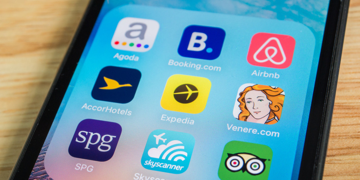 Enhance Your Solo Journey: 10 Best Apps for Solo Travelers