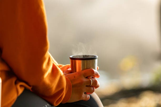 Brew on the Go: Your Travel Coffee Mug, Your Adventure Companion!