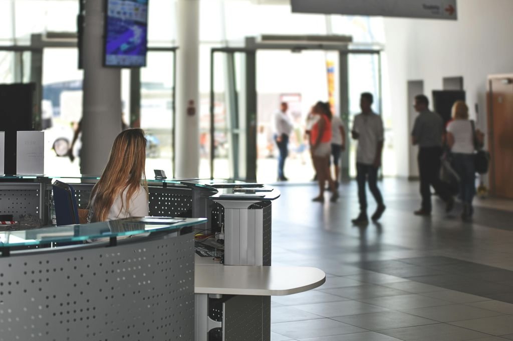 Aer Lingus Airlines LGW Terminal - London Gatwick Airport