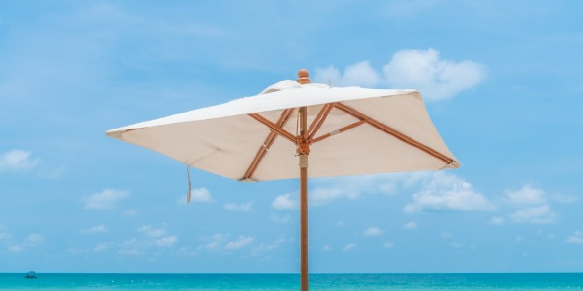 The Perfect Combo: Lounge Chair Umbrella