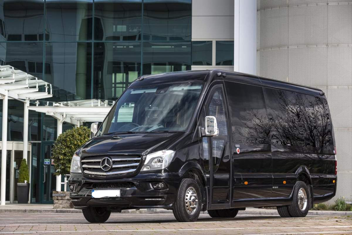 Luxury Minibus Hire Melbourne | Luxury Minibus Hire With Driver | Yarra Chauffeurs