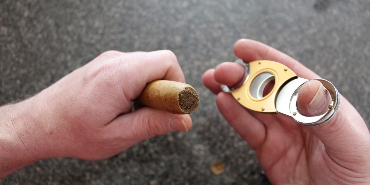 Cigar Cutter Chronicles: A Comprehensive Guide to Choosing the Perfect Tool