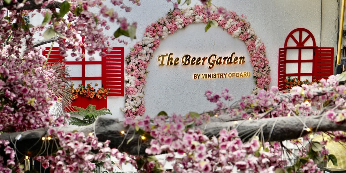 Top Places for Nightlife Spots in The Beer Garden: Best Restaurants in Noida and Bar