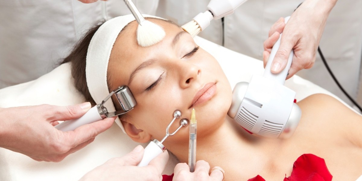 Aesthetic Medicine: Enhancing Appearance with Advanced Technology