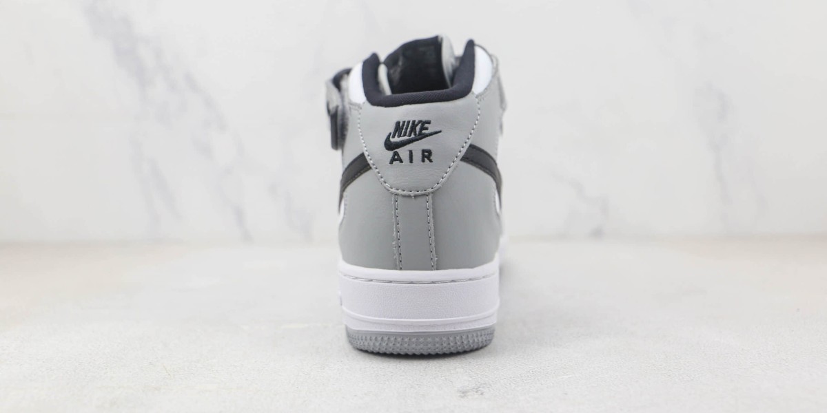 探索Air Force藍色魅力：Nike Air Force 1的時尚演變與購買指南