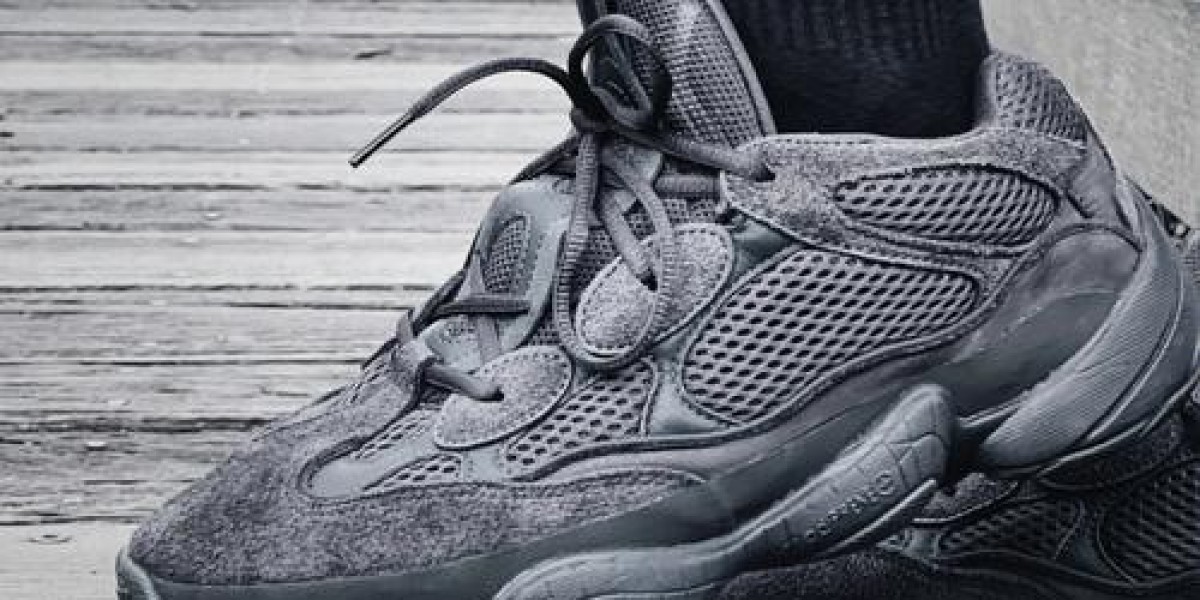 Yeezy 潮流風暴：搶先體驗 Adidas Yeezy 500 系列