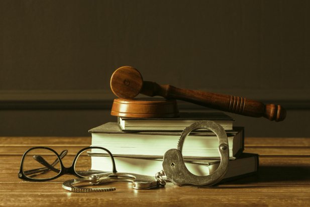 Choosing the Right Criminal Defense Lawyer: Essential Tips Article - ArticleTed -  News and Articles