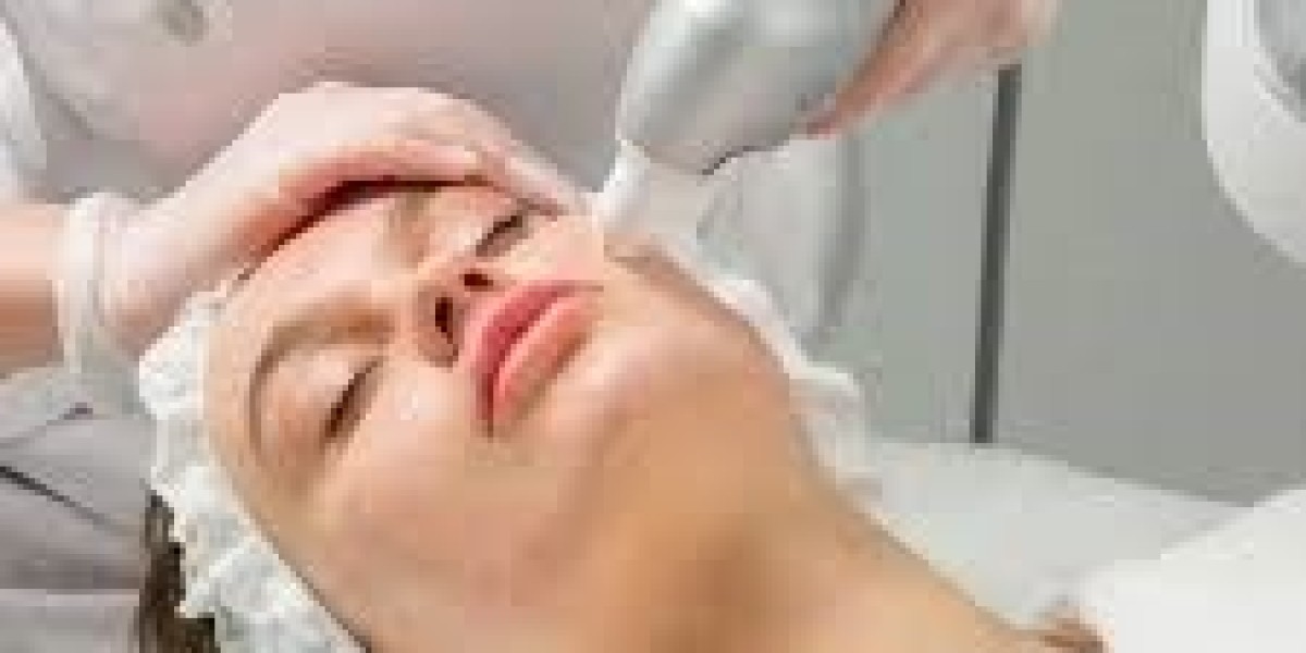 Hydration and Glow Combined with HydraFacial in Dubai