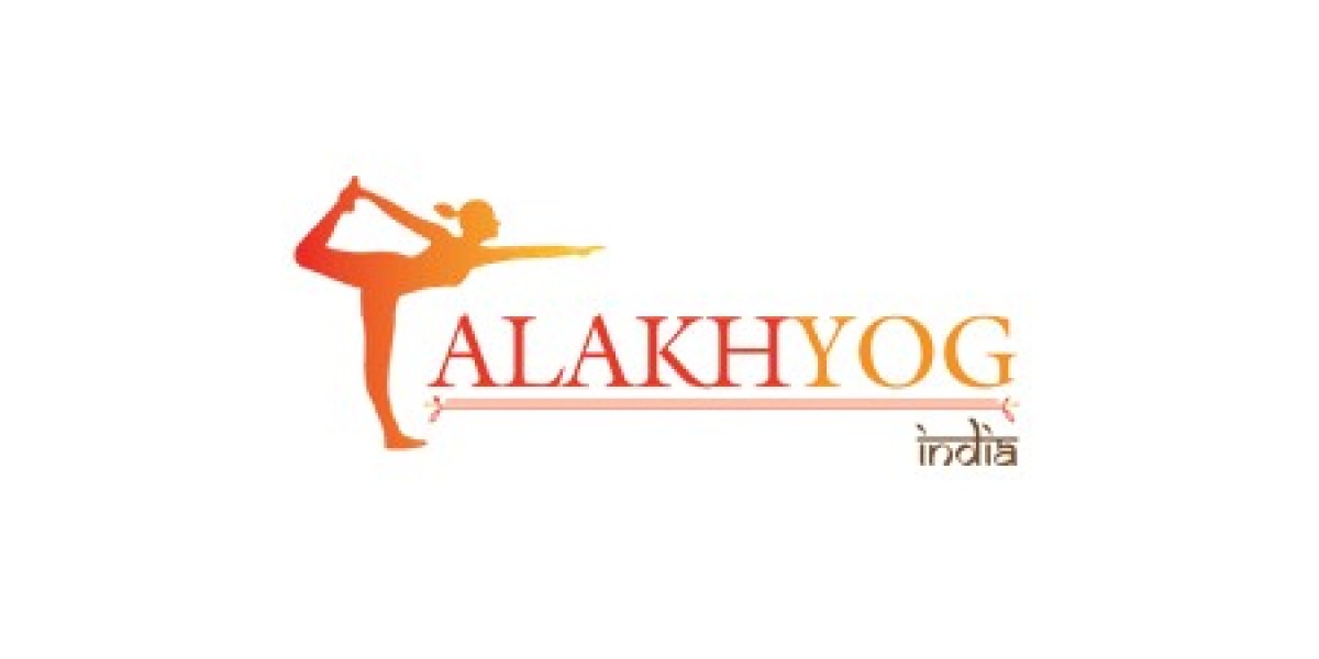 Discover the Best Yoga School in India – AlakhYog