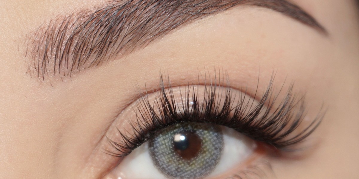 Choosing Between Lash Extensions and Lash Tinting in Islamabad