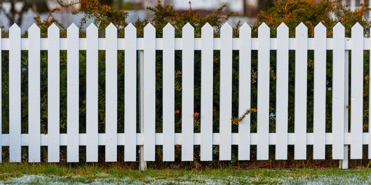 5 Reasons to Choose a Professional Fencing Contractor for Your Home or Business