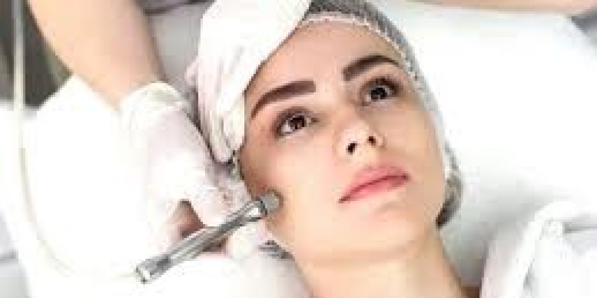 Feel Refreshed and Renewed with HydraFacial in Riyadh