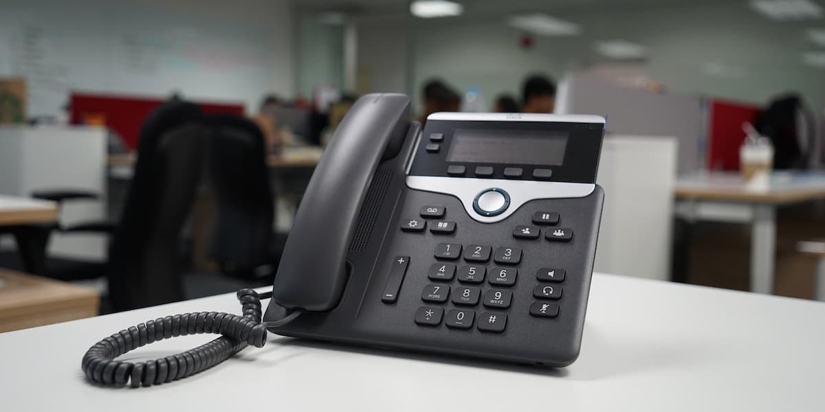 How Can Voip Phone Services Improve Your Home Office Setup?