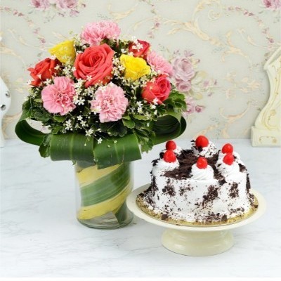 Cake & Flower Vase Yuvaflowers Profile Picture